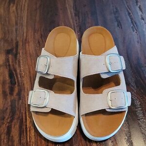 Beige Suede Plateform Sandals with Adjustable Straps Like New Condition Sz 9.5